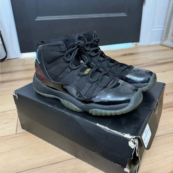 AIR JORDAN 11 RETRO - Picture 4 of 11